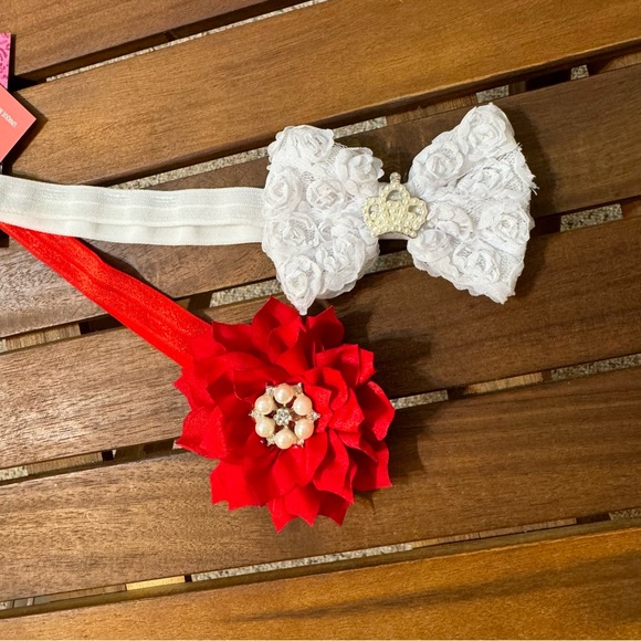 NWOT Handmade Christmas Headbands/ 4pcs / Baby
Girls/ Size: 3-6 months - Picture 4 of 8